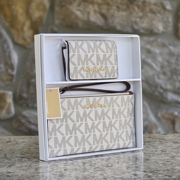 Michael Kors Jet Set Logo Small Giftbox Set